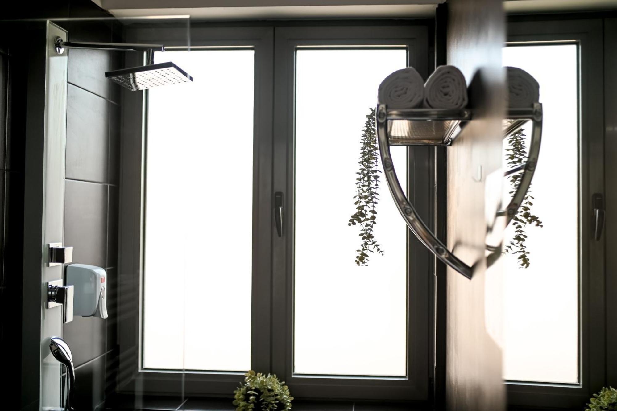 בוקרשט Urban Elegance - Stylish Central Accommodation חדר תמונה